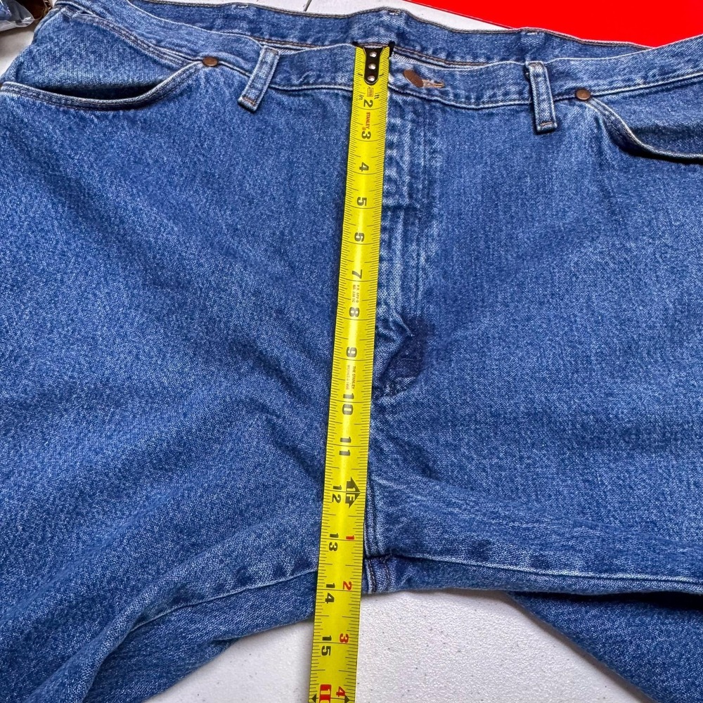 Wrangler 13MWZ Jeans Mens 40 Medium Wash Blue Cowboy Cut Straight Regular 40x30‎ - Picture 10 of 13